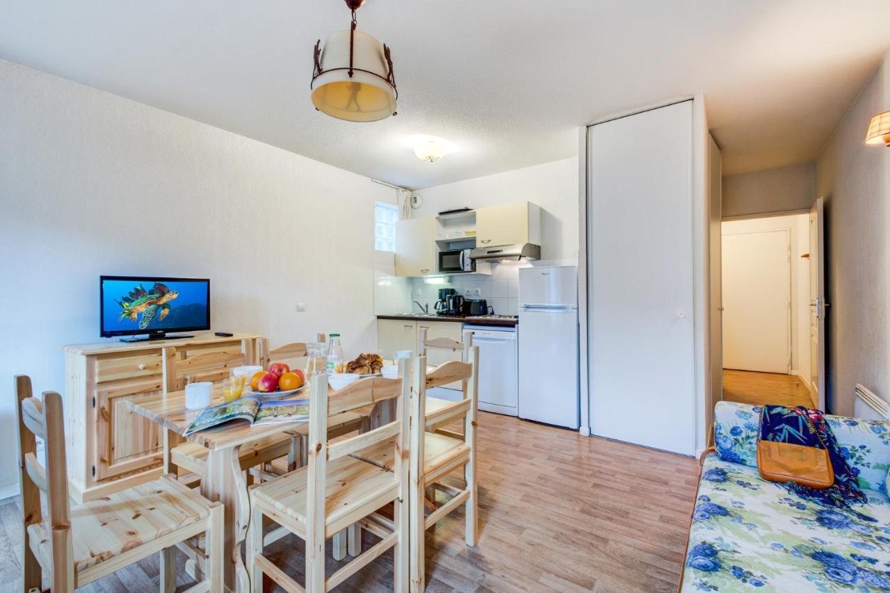 One-Bedroom Apartment,723913729:JPEG